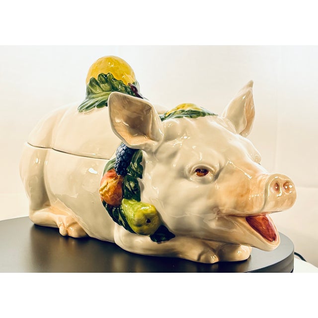 Late 20th Century Vietri Italian Ceramic Pig Tureen With Fruit Finial Lid For Sale In Cleveland - Image 6 of 18