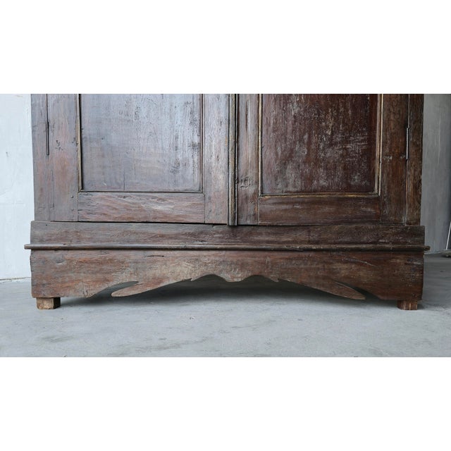 Large Scale 19th Century Antique European Wardrobe Cabinet For Sale In Las Vegas - Image 6 of 13