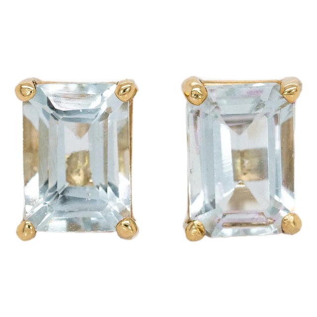7x5mm - Solitaire Aquamarine Studs in 14k Solid Gold-Set of 2 For Sale
