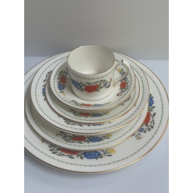 John Aynsley Vintage 1960 Aynsley and Sons England Hand Painted "Famille Rose" 56pc Dinner Set for 8 For Sale - Image 4 of 18