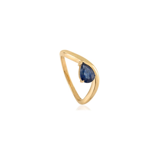 American Modern Pear Cut Prong Set Deep Blue Sapphire Wave Ring in 14k Yellow Gold Size 7 For Sale - Image 3 of 13