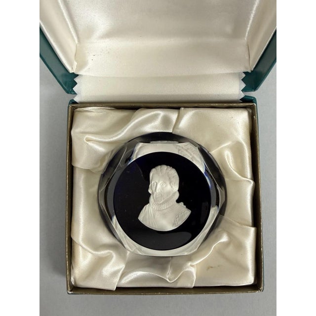 Renaissance Late 20th Century Cristal d'Albret France Christopher Columbus Sulphide Paperweight Faceted Blue For Sale - Image 3 of 12