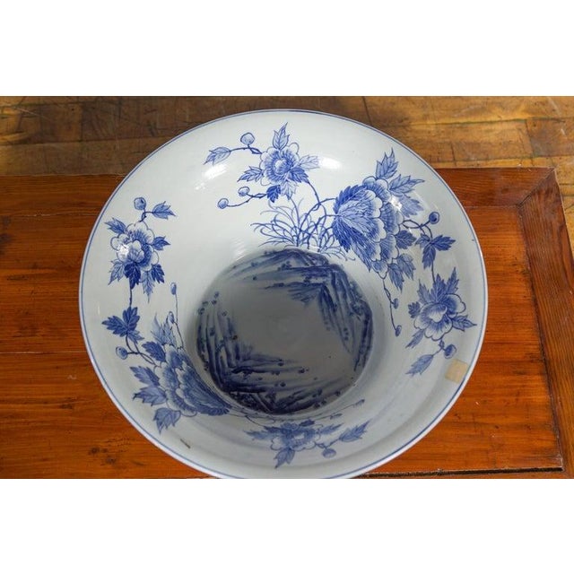 White Chinese Blue & White Porcelain Wash Basin with Floral Motifs & Cobalt Blue For Sale - Image 8 of 12