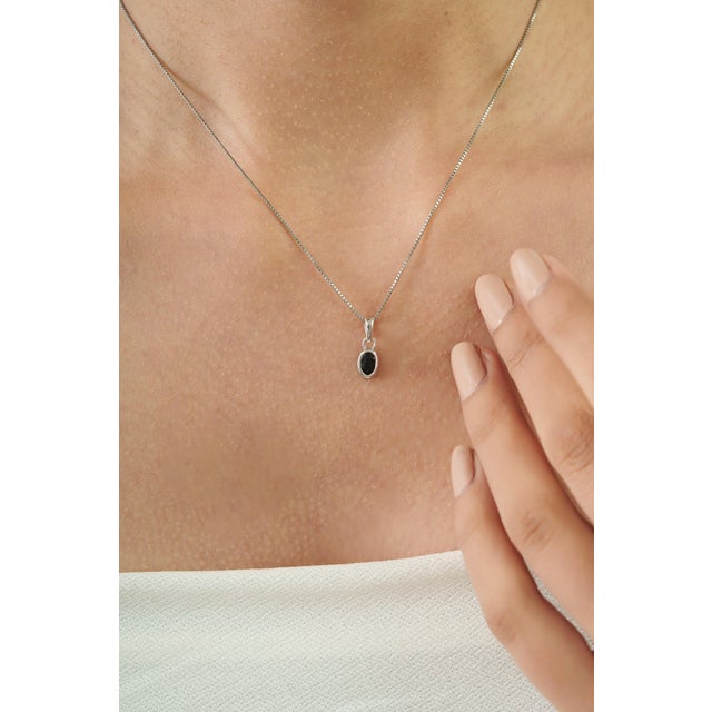 Minimalist Oval 0.6 Ct Blue Sapphire Bezel Set Solitaire Stackable Pendant in 925 Silver For Sale - Image 4 of 12