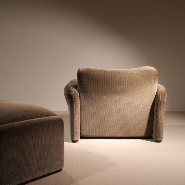 Set of Maralunga Lounge Chair and Ottoman by Vico Magistretti for Cassina, Italy, 1973 For Sale - Image 10 of 18