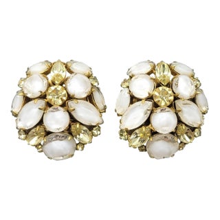 Vintage 1950s Signed Hattie Carnegie White Stones & Faux-Citrine Clip Earrings - 2 Pieces For Sale