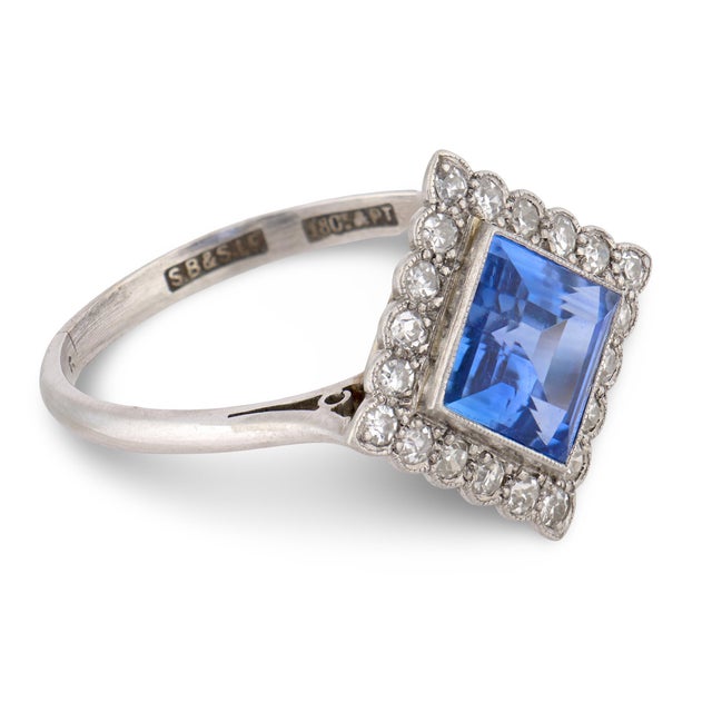 1910s 1910s Edwardian 2.10 Carat Ceylon No Heat Sapphire Diamond 18k White Gold Ring, Size 8 For Sale - Image 5 of 5