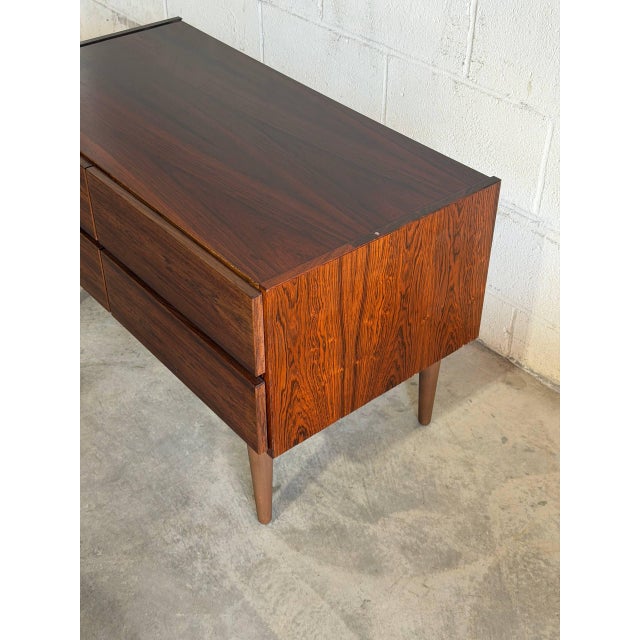 Mid 20th Century Vintage Danish Modern Rosewood 4 Drawer Dresser Chest Mid Century Scandinavian Cabinet For Sale - Image 5 of 10