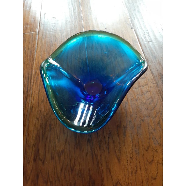 1980s 1980s Blue/Green Freeform Art Glass Decorative Bowl For Sale - Image 5 of 5