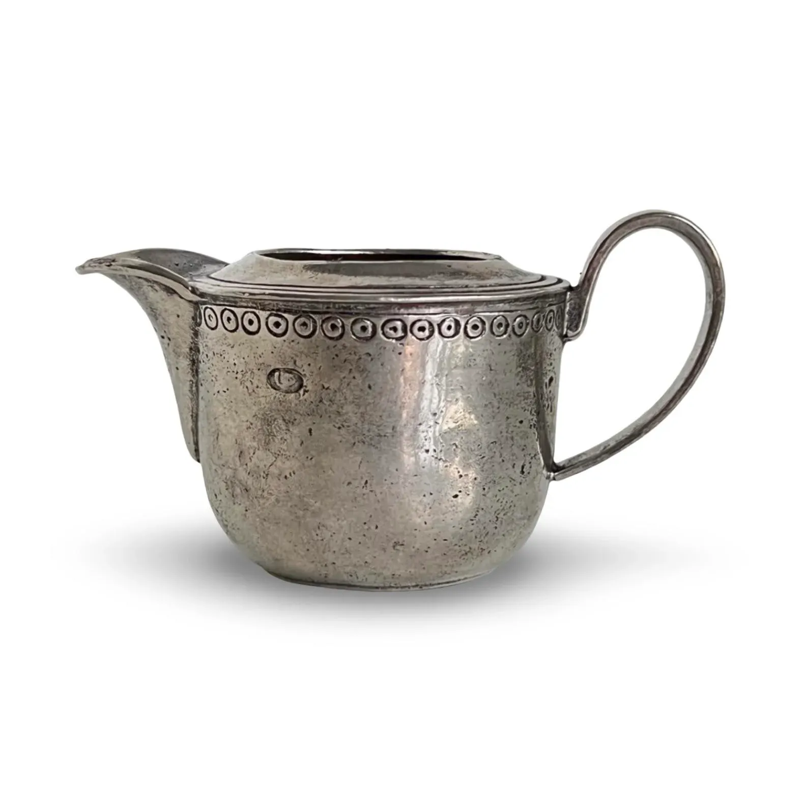 イタリアンアンティーク　美しいデザインのETAIN 95%の刻印付錫のピッチャー Vintage Italian Pewter Creamer – Etain 95% With Geometric Border