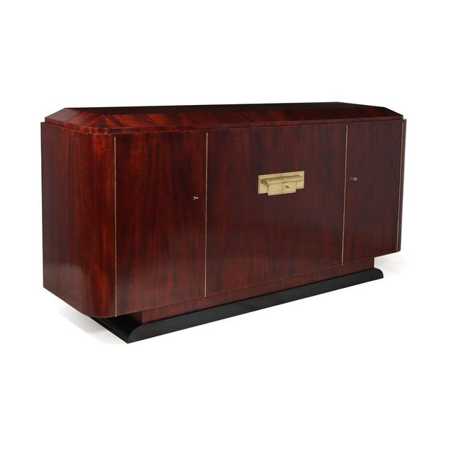 Art Deco French Sideboard in Red Figured Sycamore, 1925, in Very Good conditions. Designed 1920 to 1949