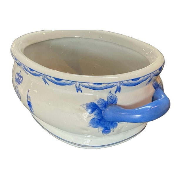 Ceramic Early 20th Century Chinese Foot Bath Made for Export For Sale - Image 7 of 10