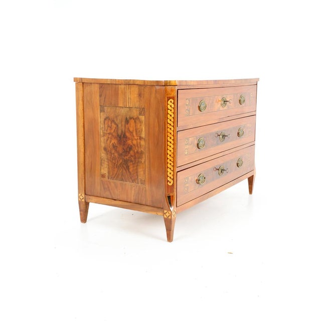 Louis XVI Commode Inlaid in Walnut, 1790 For Sale - Image 3 of 17