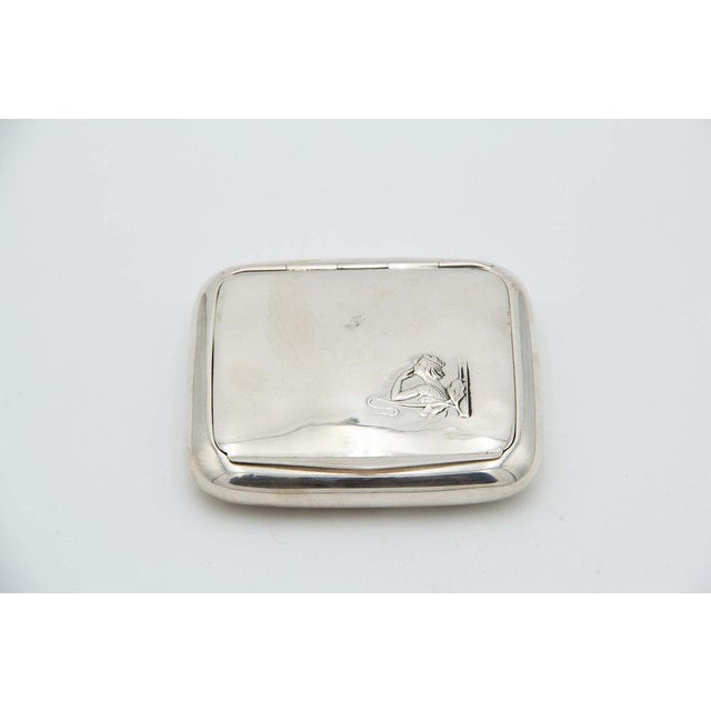 Rectangular Silver Snuffbox with Rounded Corners and Hinged Lid For Sale - Image 4 of 4