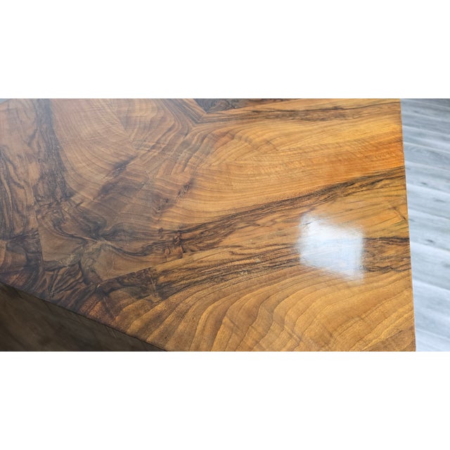 Art Deco Desk, 1930s, in Good conditions. Designed 1920 to 1949