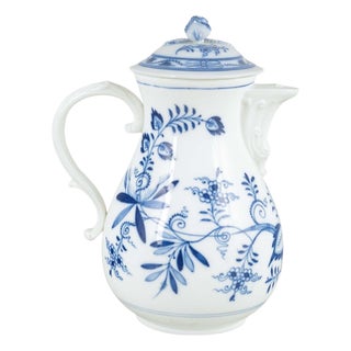 Coffee Pot with Lid in White Porcelain from Meissen For Sale