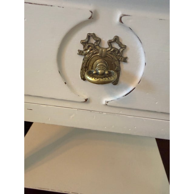 1980s White Painted Side Table With Wood Top by Bodart For Sale - Image 5 of 6