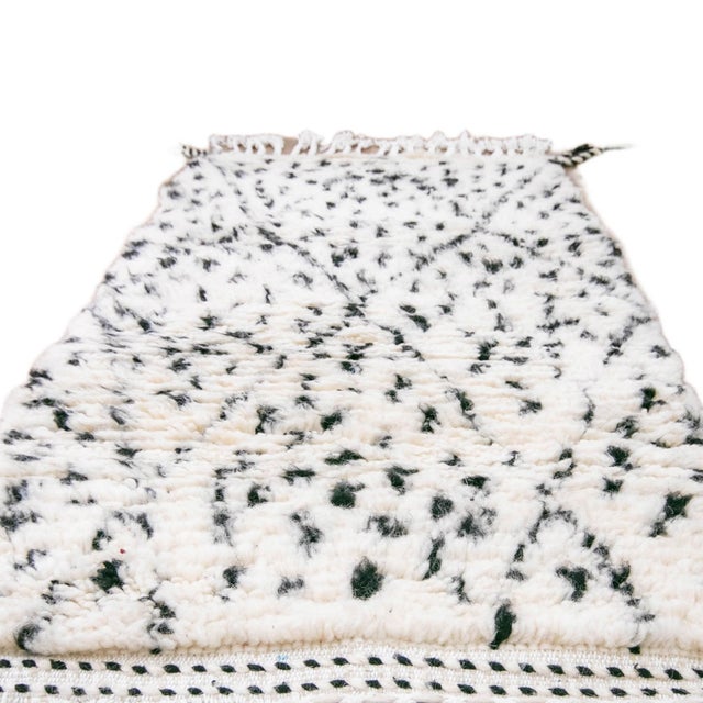 2020s Handwoven Beni Ourain Rug - Small Moroccan Bathroom Rug – Cream Black Dots Shag Pile Bath Mat 2x4 Ft For Sale - Image 5 of 12
