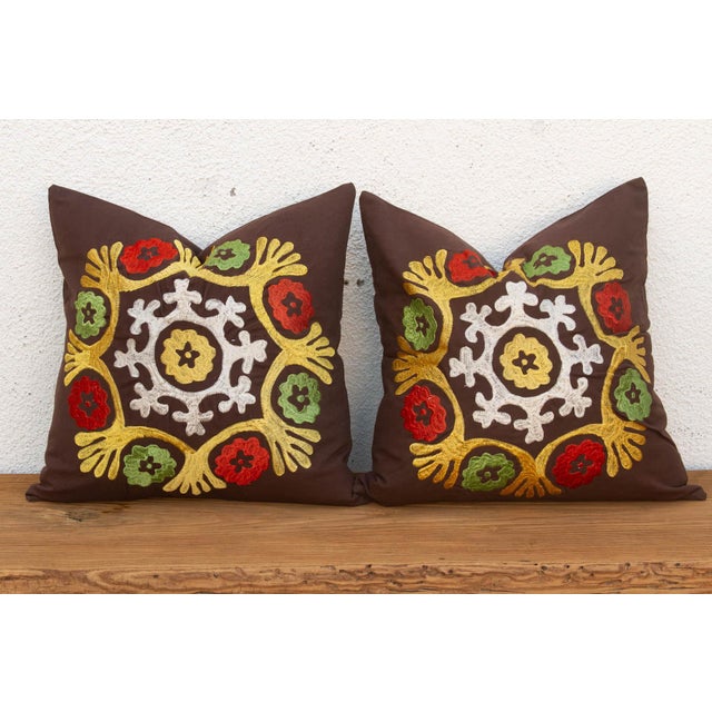 1990s Pair of 18" Multicolor Suzani Medallion Pillow Covers For Sale - Image 5 of 8