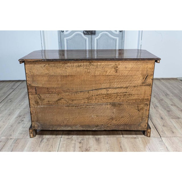 Italian 1690s Walnut and Ash Three-Drawer Commode with Inlaid Décor For Sale - Image 14 of 17