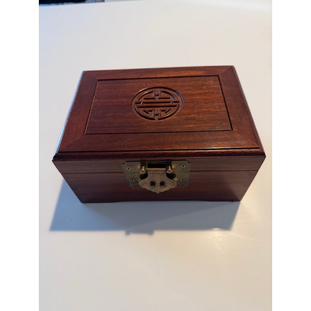 1970s Large Vintage Chinese Chinoiserie Jewelry Box With Ornate Solid Brass Fittings For Sale - Image 5 of 10