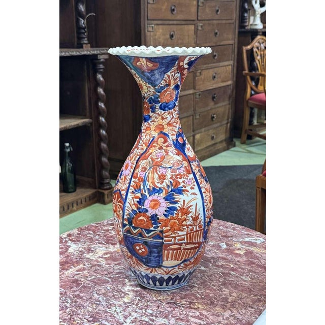 Early 20th century porcelain vase from Imari - H=45.5cm, Diam=19cm.