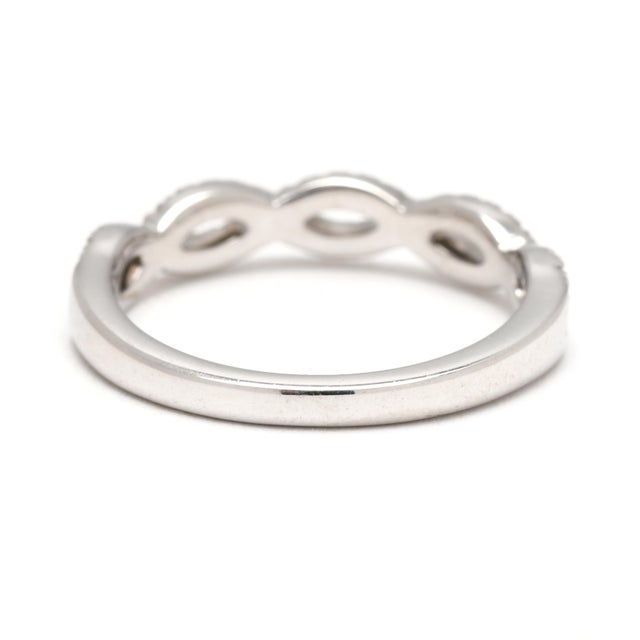 Modern Neil Lane .25ctw Diamond Infinity Band Ring, 14k White Gold, Ring Size 6.5 For Sale - Image 3 of 7
