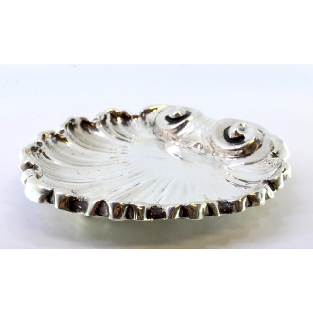 Silver Ring in the shape of Shell For Sale - Image 5 of 8
