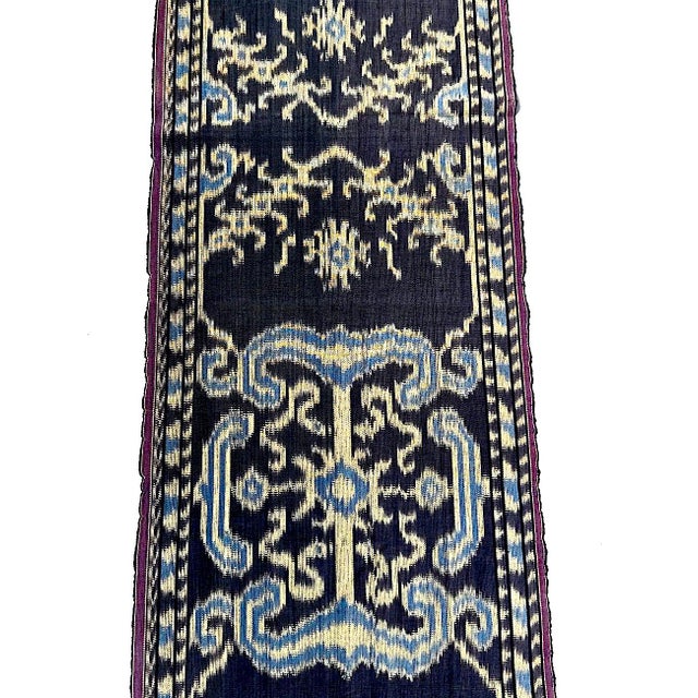 1960s Hand-Woven Indonesian Sumba Ikat Hinggi Textile For Sale - Image 12 of 15