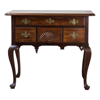 18th Century American Queen Anne Walnut Shell-Carved Lowboy, C. 1740–1770 For Sale