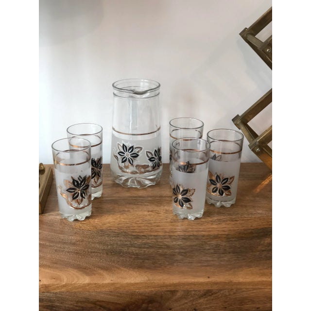 Mid-Century Modern Italian Cocktail Set in Frosted Windrose Pattern-6 Piece Set For Sale - Image 4 of 10