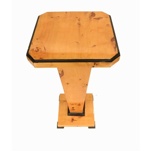 Art Deco Pedestal Tables in Bird's Eye Maple, 1930s, Set of 2 For Sale - Image 6 of 7
