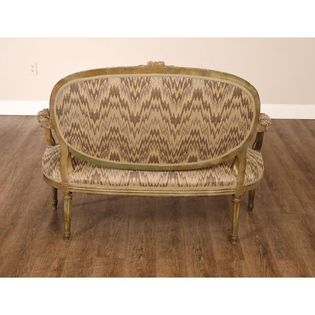 French Louis XVI Style Painted Settee For Sale - Image 14 of 17