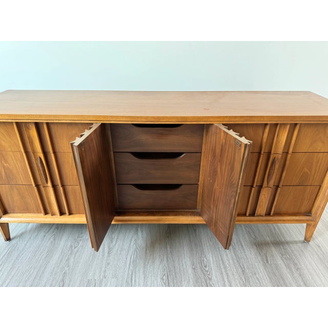 Mid-Century Modern Thomasville Brutalist Walnut Lowboy Dresser For Sale - Image 3 of 8
