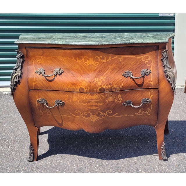 French 1950s Beautiful Louis XV Bombay Inlaid Marble Top Chest For Sale - Image 3 of 10