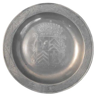 Dish with Coat of Arms, 18th Century For Sale