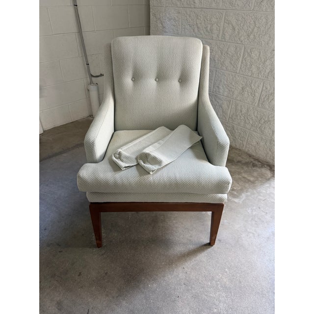 1960s Vintage Mid Century Modern Walnut Lounge Chair Designed by Jens Risom For Sale - Image 5 of 11