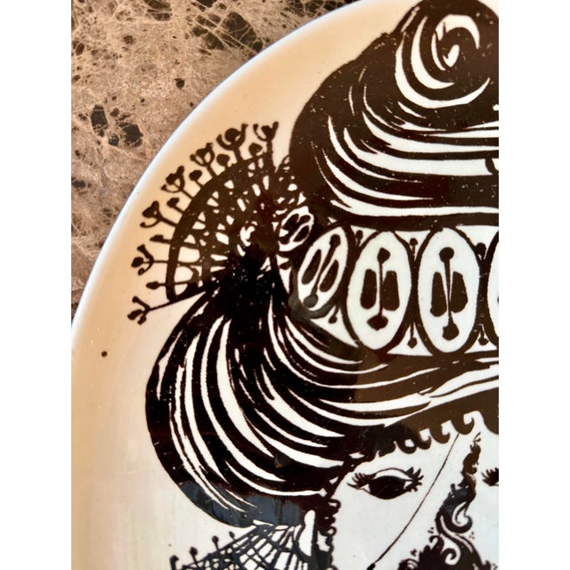 Bjorn Wiinblad 1954 Danish Björn Wiinblad "Donna Elvira" Decorative Ceramic Wall Plate by Nymolle For Sale - Image 4 of 7