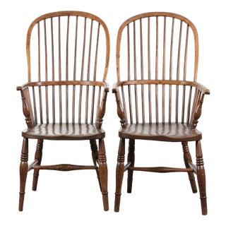 Antique English Windsor Stickback Chairs in Elm, 19th Century, Set of 2 For Sale