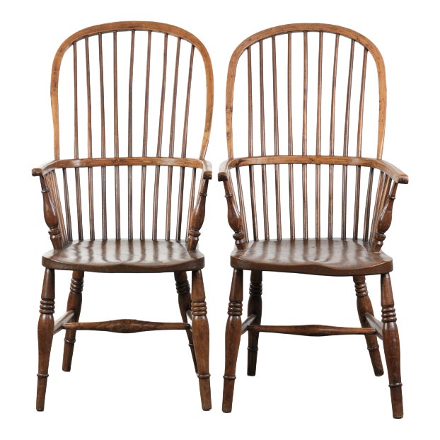 Antique English Windsor Stickback Chairs in Elm, 19th Century, Set of 2 For Sale