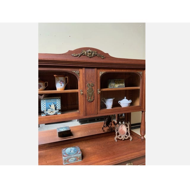 Age: circa 1910 Wood type: solid oak Condition: very good, meticulously maintained, fully restored original condition...