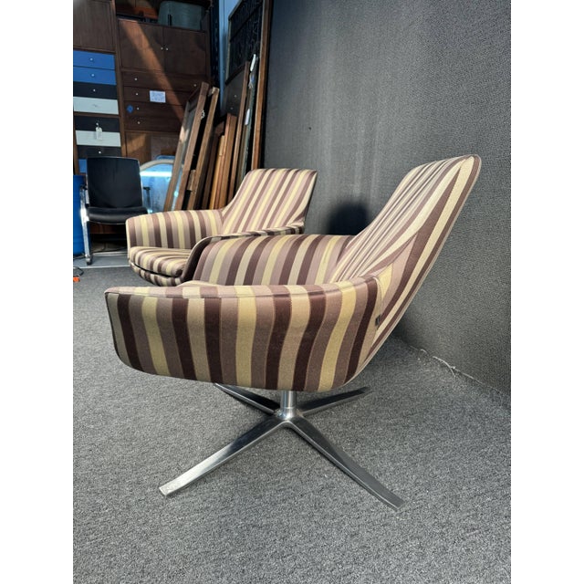 Brayton International Pair of Coalesse "Bob" Chairs by Brayton International For Sale - Image 4 of 12