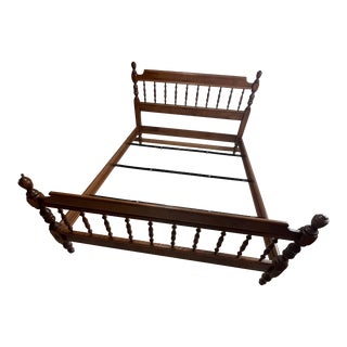 Late 20th Century Ethan Allen Heirloom Maple Scroll Spindle Vintage Queen Sized Bedframe in Nutmeg Finish 10-5653 For Sale