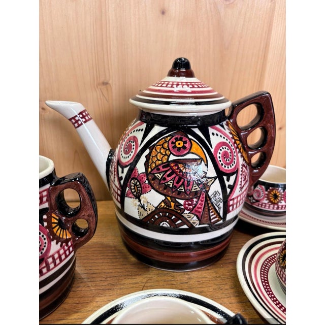 Vintage Quimper Coffee Service in Hand-Painted Earthenware by Paul Fouillen, France, 1950, Set of 33 For Sale - Image 12 of 18
