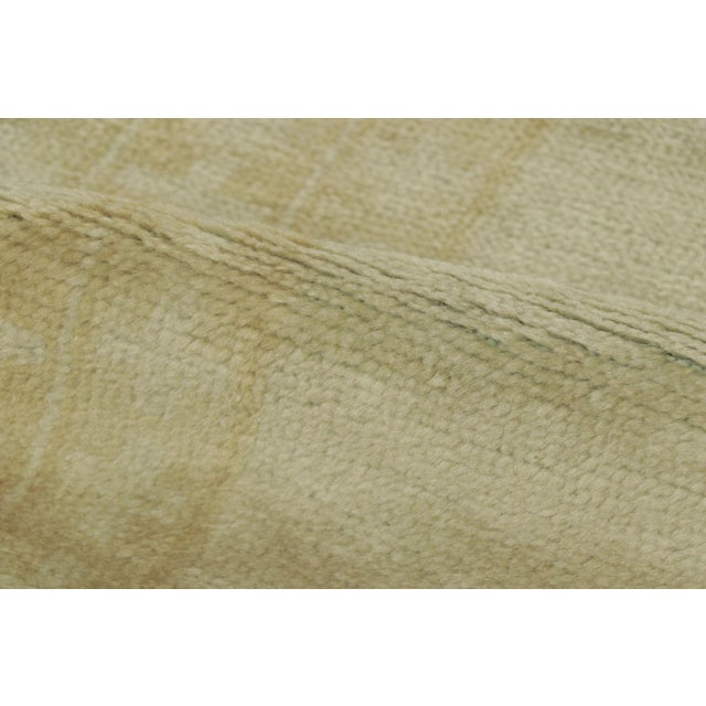 Antique Oushak Gallery Rug in Green Minimal Open Field Design - Rug & Kilim For Sale In New York - Image 6 of 7