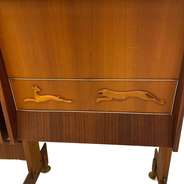 Mid-Century Modern Italian Teak and Rosewood Bar Counter with Shelving and Stools, 1950s, Set of 4 For Sale - Image 10 of 15