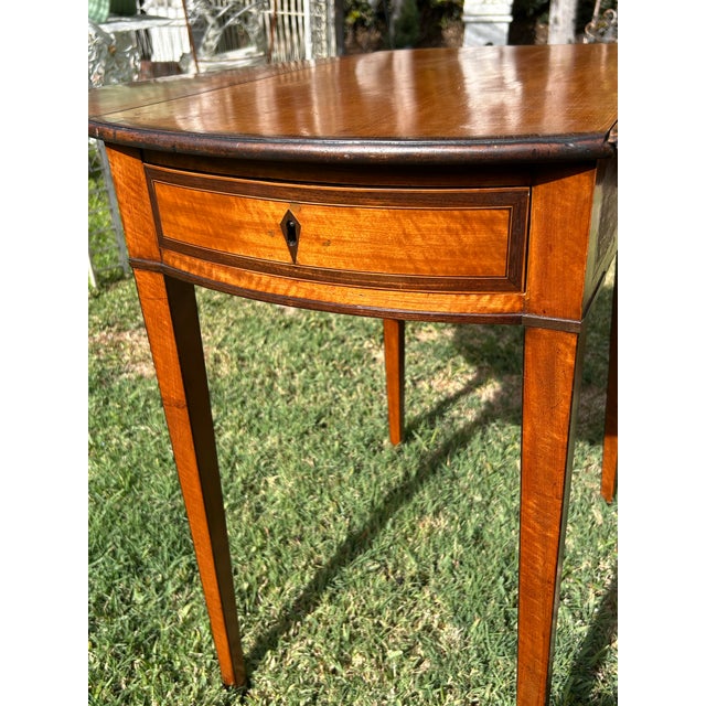 Late 18th Century A Fine 18c Satinwood Table With Rosewood Crossbanding and Cuffed Feet. For Sale - Image 5 of 12