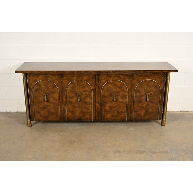 Mid-Century Modern William Doezema for Mastercraft Mid-Century Hollywood Regency Burl Wood and Brass Sideboard Credenza, 1970s For Sale - Image 3 of 14