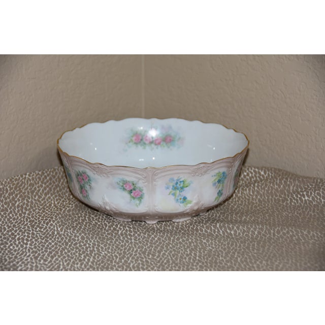1900s Tirschenreuth Baronesse Painted Roses China Serving Bowl For Sale In Palm Springs - Image 6 of 8