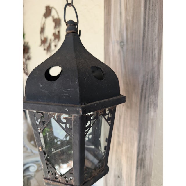 1900-1909 Set of Lanterns on Cast Iron Victorian Style Brackets For Sale - Image 4 of 12